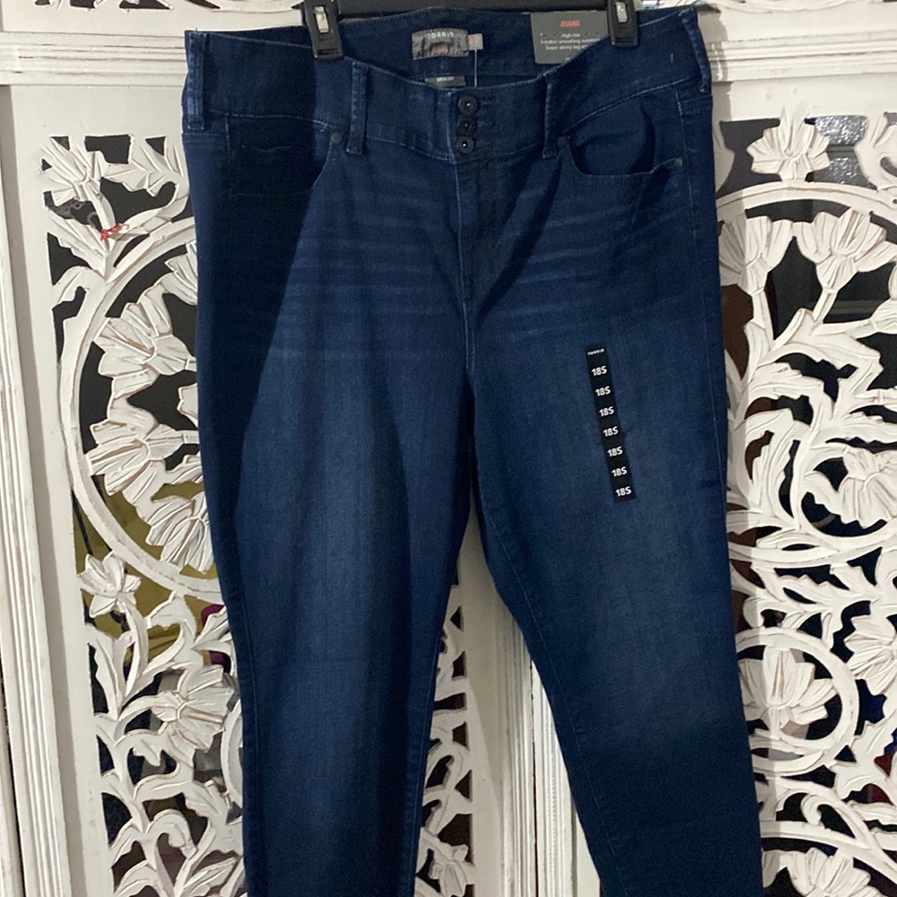 Torrid Jeggings 18 short. New with tags Dark Moon, Super soft Skinny fit